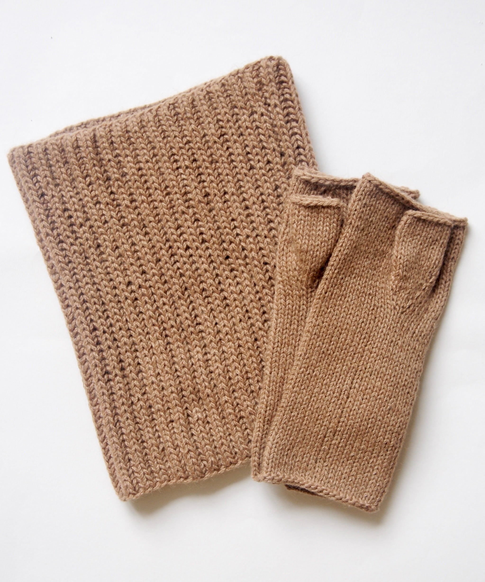 Camel-knitwear-made-in-the-uk-fishermans-scarf-fingerless-gloves
