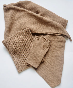 Camel-knitwear-made-in-the-uk-fishermans-scarf-fingerless-gloves